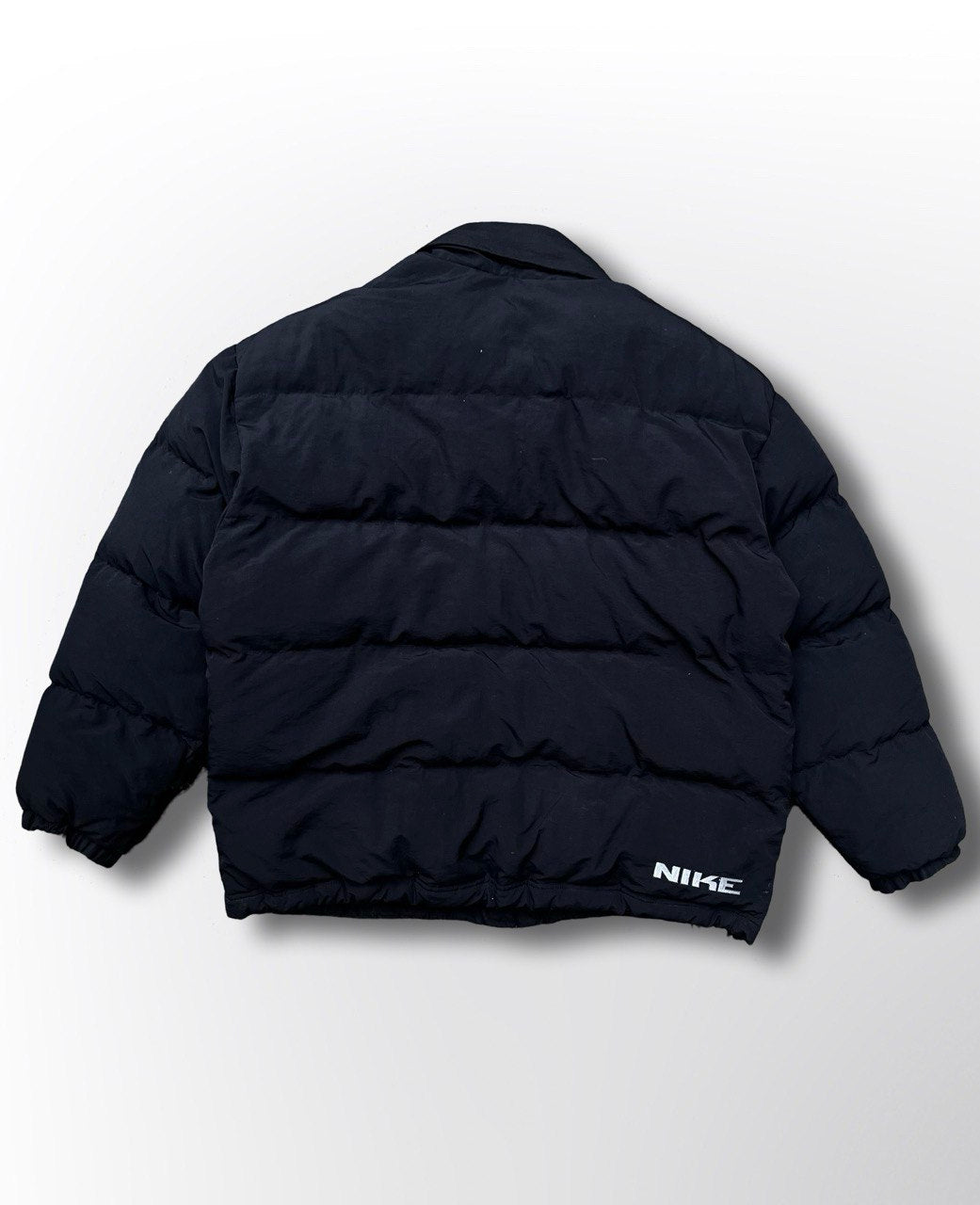 Brugt Used Vintage Nike vinter jacket puffer L large i sort med elastik i bunden og med hætten
