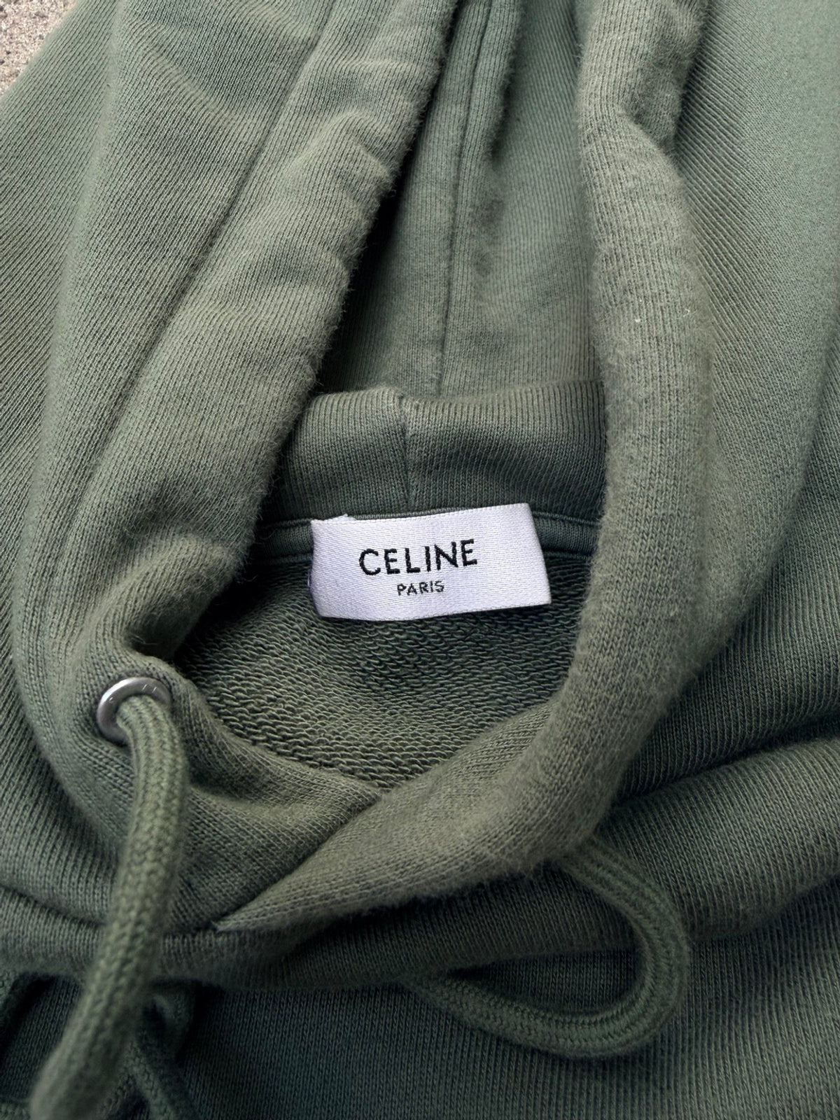Celine Paris-nakkemærke og løkkestrikket inderside