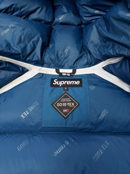Supreme Small-label, 700-Fill-mærke og GORE-TEX-label
