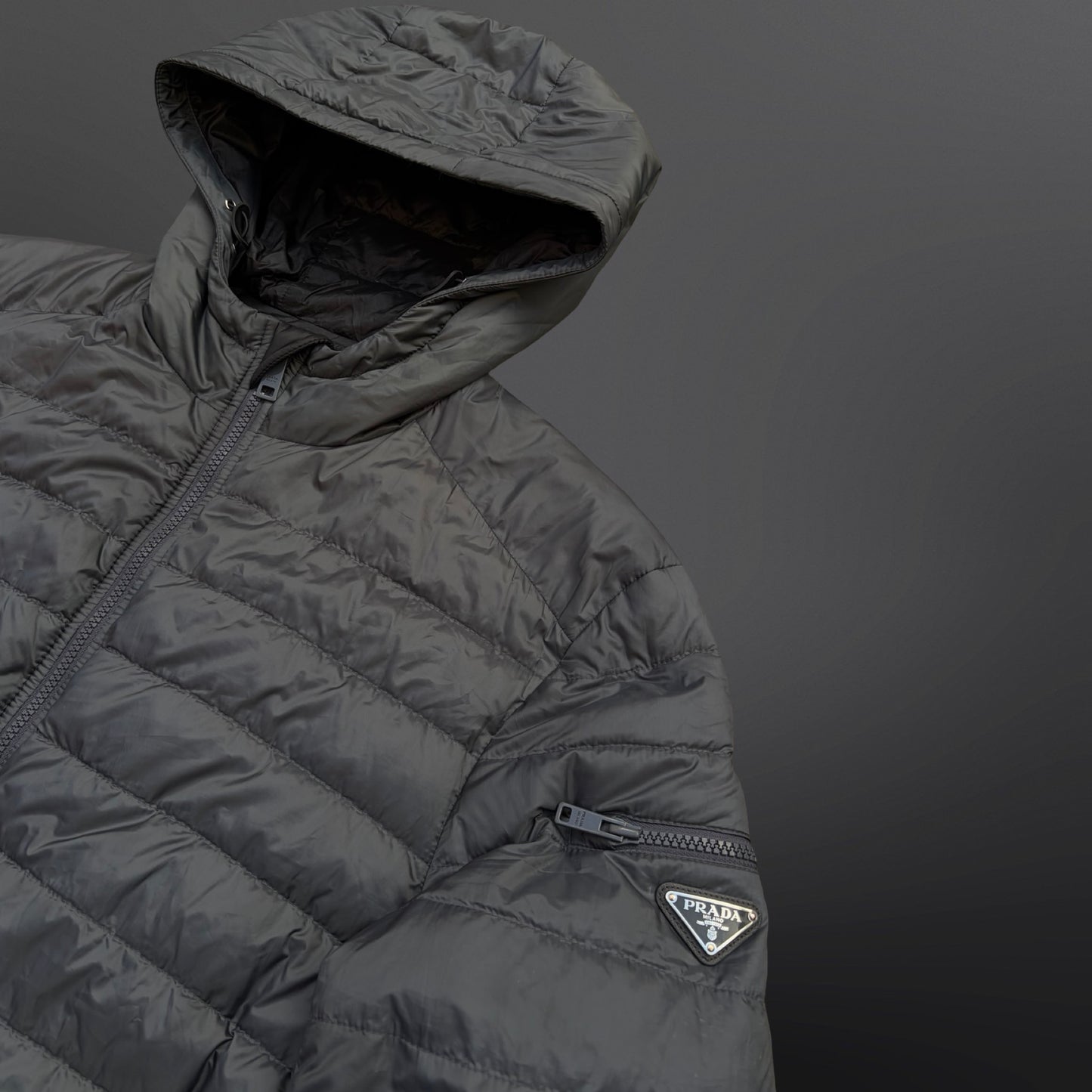 Prada Micro Puffer Jacket – Grey (Str. 52 / fits M)