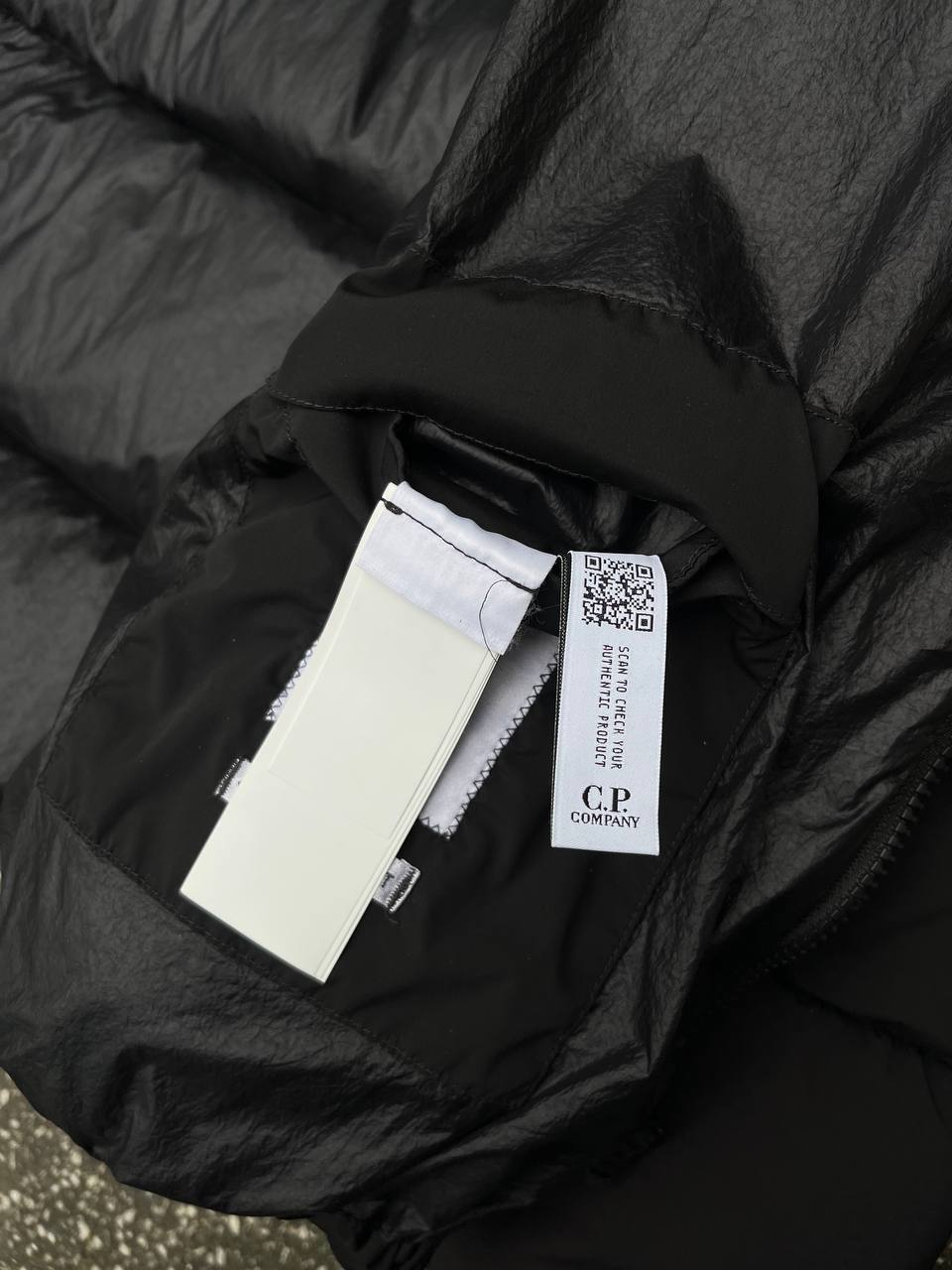 C.P.Company Nycra-R puffer Jacket dynejakke dyn jakke Google Jacket fra C.P.Company vinterjakke i sort med briller størrelse 52 L large herre mænd