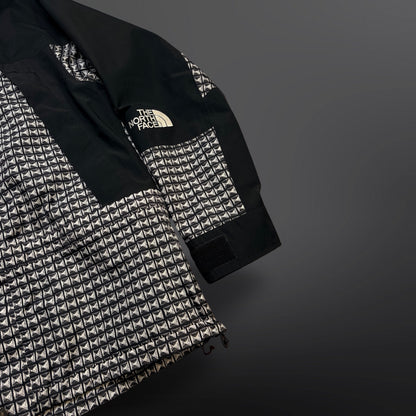 Supreme x The North Face Studded Mountain Light Jacket – Black – Medium