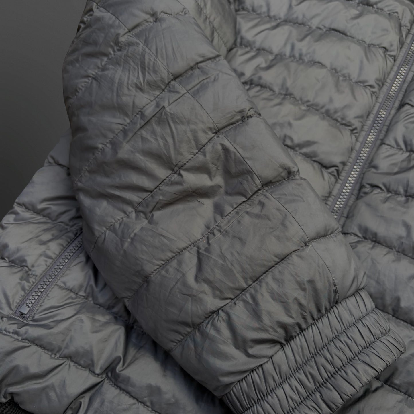 Prada Micro Puffer Jacket – Grey (Str. 52 / fits M)