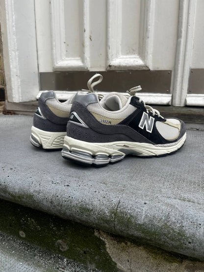 New Balance 2002R suede sneakers i super stand som nye størrelse 43 10 US refleksive logo
