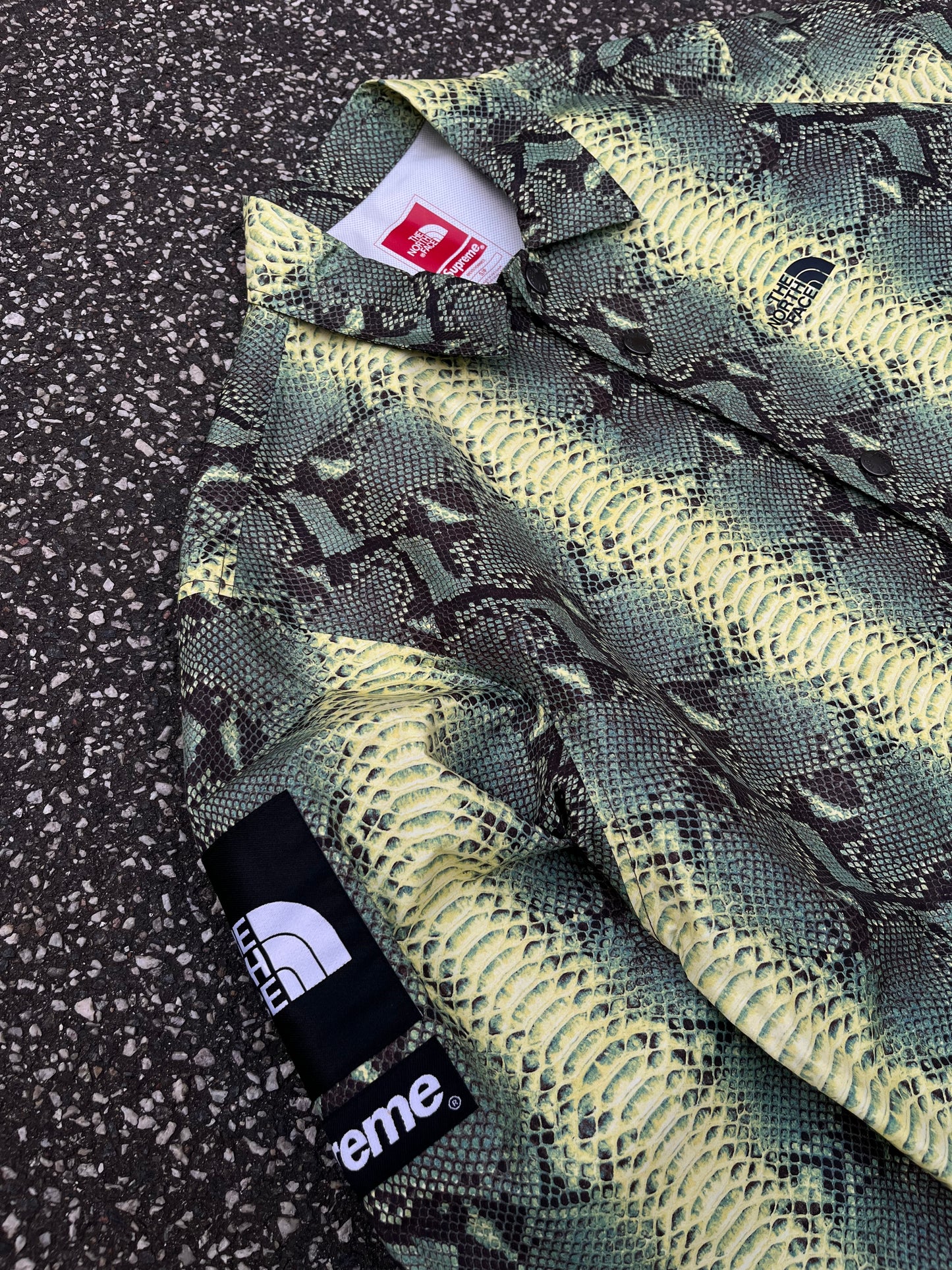 Supreme x The North Face Snakeskin Coaches Jacket – Small