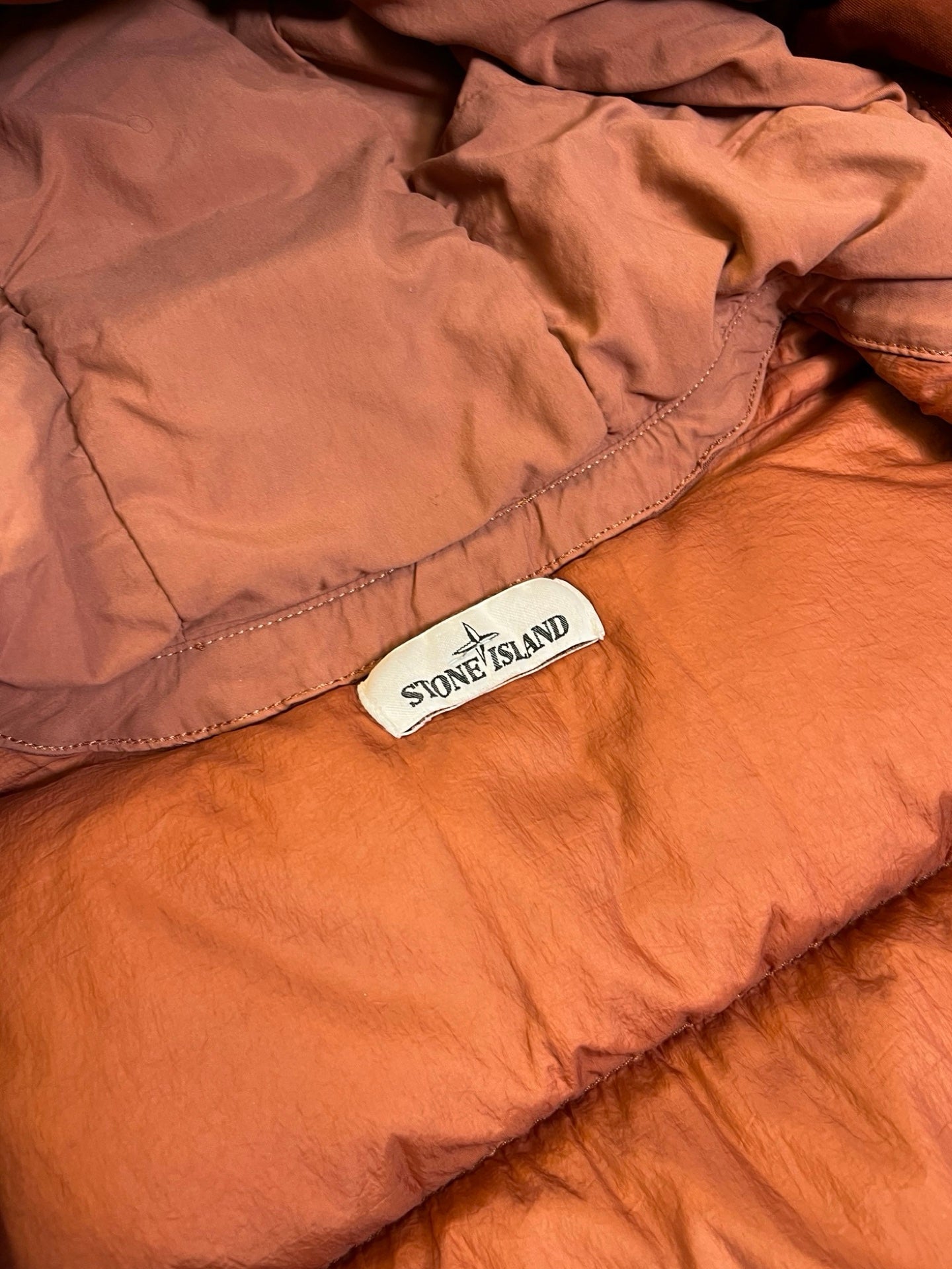 Brugt Used Stone Island Dunjakke L large i Terrakotta farve som ny