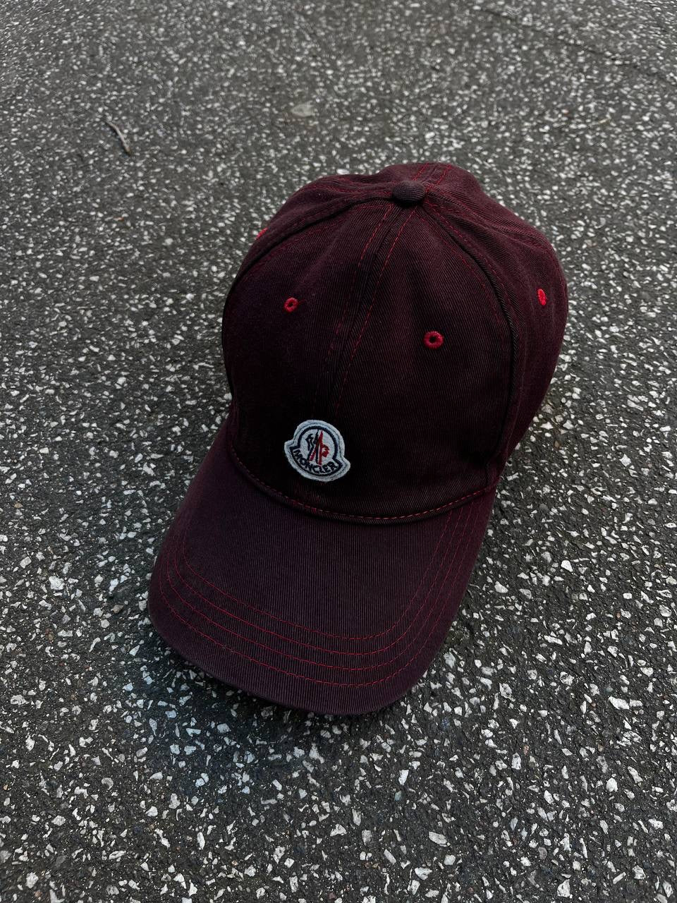 Cap Moncler Kasket i Bomuld Burgundy