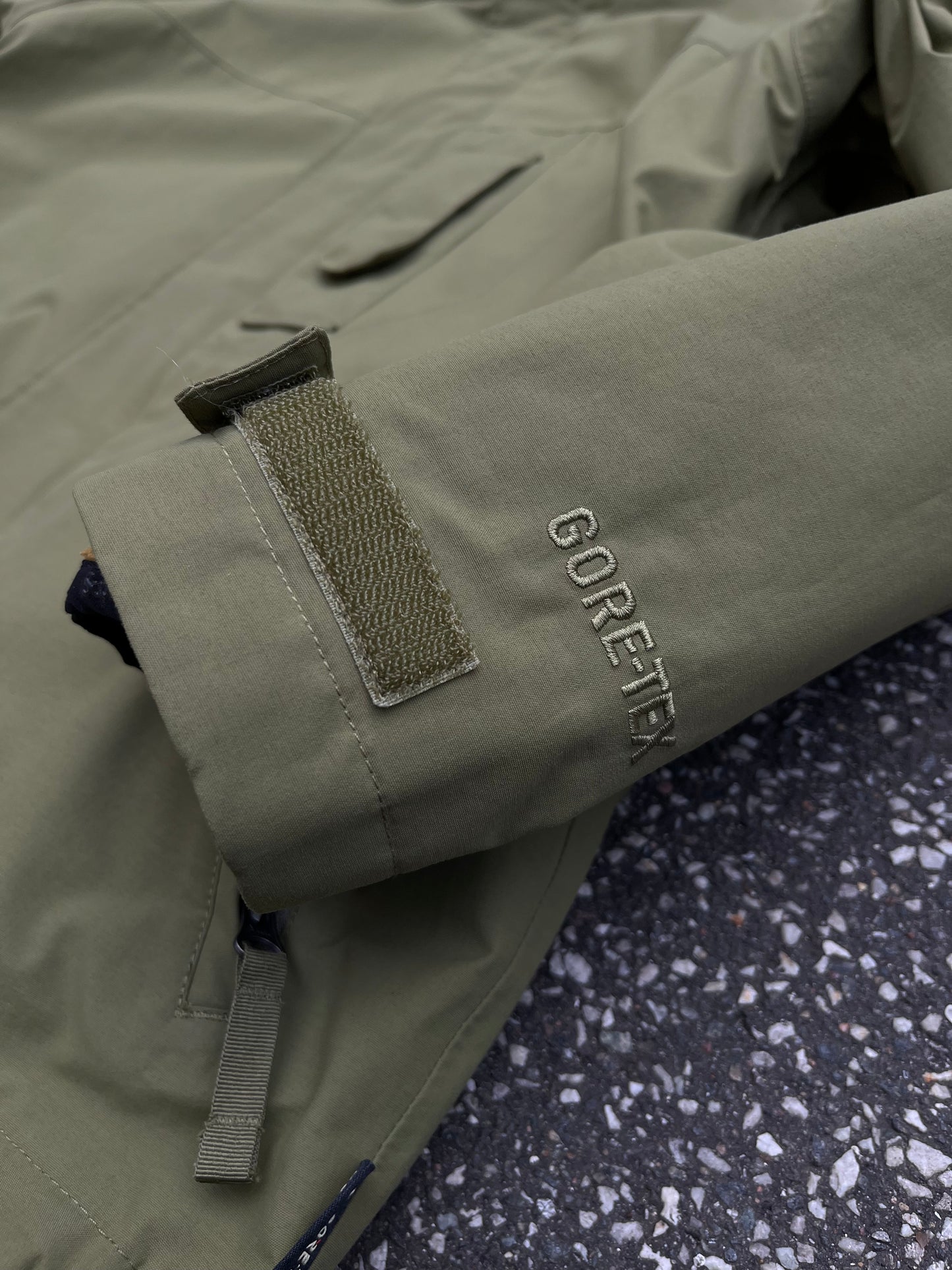 Supreme GORE-TEX Mountain Parka Olive / Camo Fleece S Small