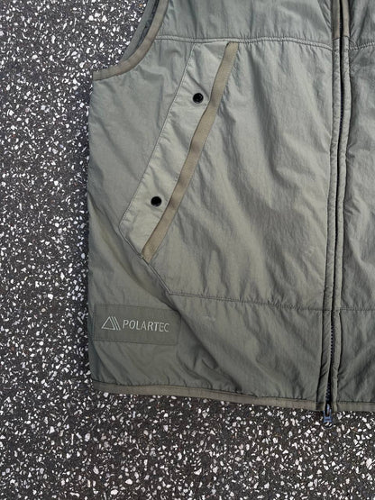 C.P. Company vest i khaki olive grøn frave i L large 50 med Polartec teknologi insulation
