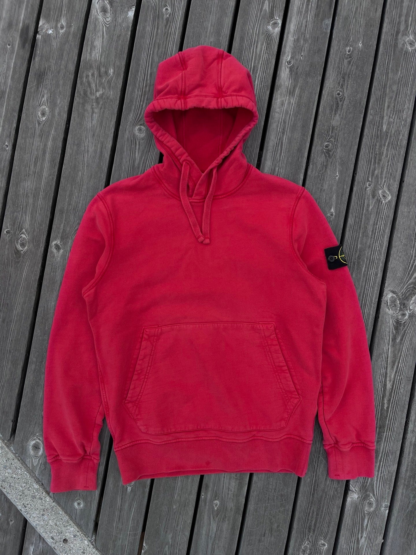 Hoodie / hættetrøje fra Stone Island i rød S Small