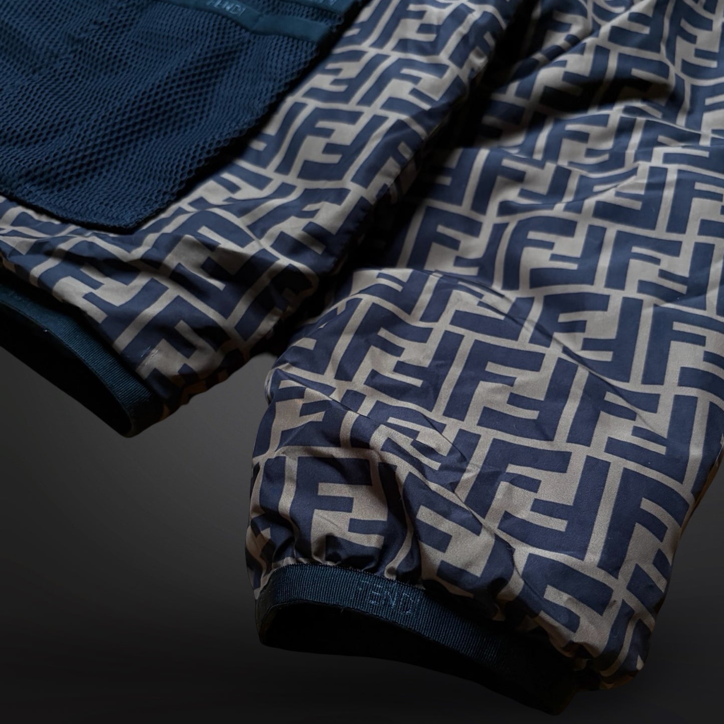 Fendi Reversible Puffer Jacket – AW20 (Str. 52 / Large)