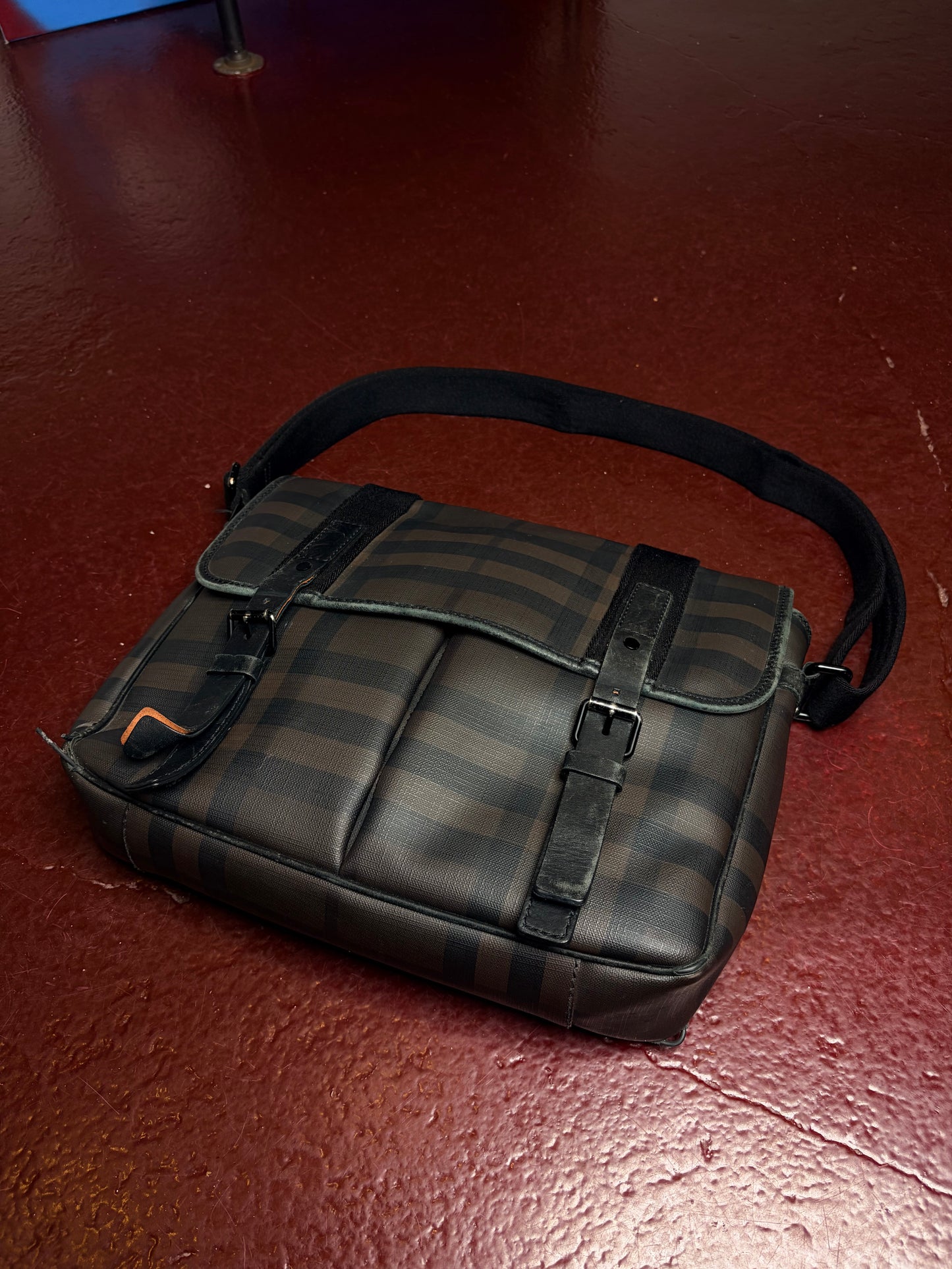 Burberry Smoked Check Messenger Bag – Brown / Black