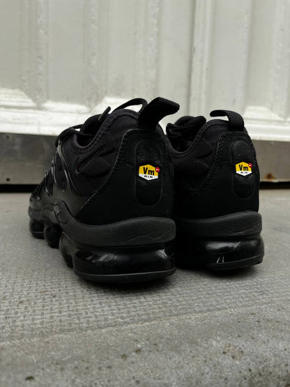 Nike Air Max VAPOMAX PLUS “TRIPLE BLACK” 42,5 US 9 Brugt Used