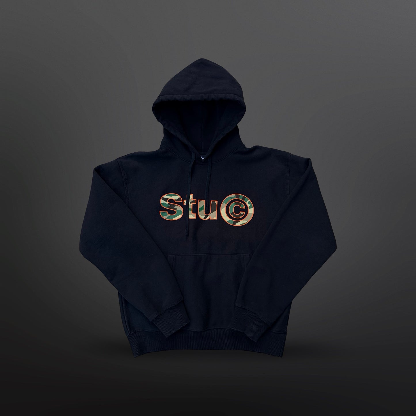 Stüssy Camo Logo Hoodie – Sort – Str. Large