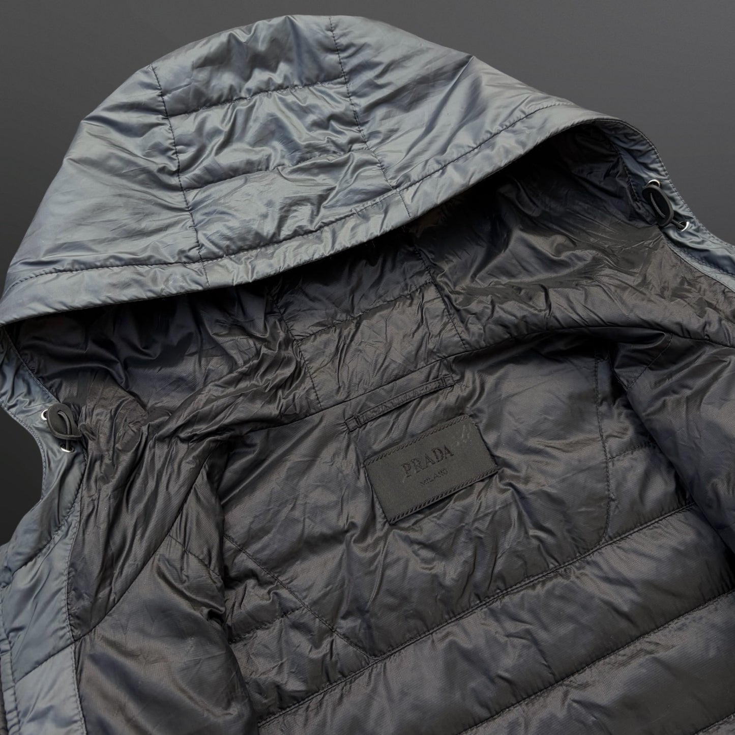 Prada Micro Puffer Jacket – Grey (Str. 52 / fits M)