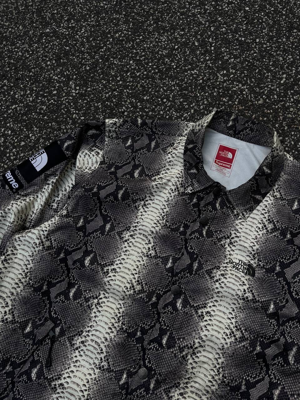 Supreme X The North Face Regnjakke Skaljakke Snake Skin L Large Grå