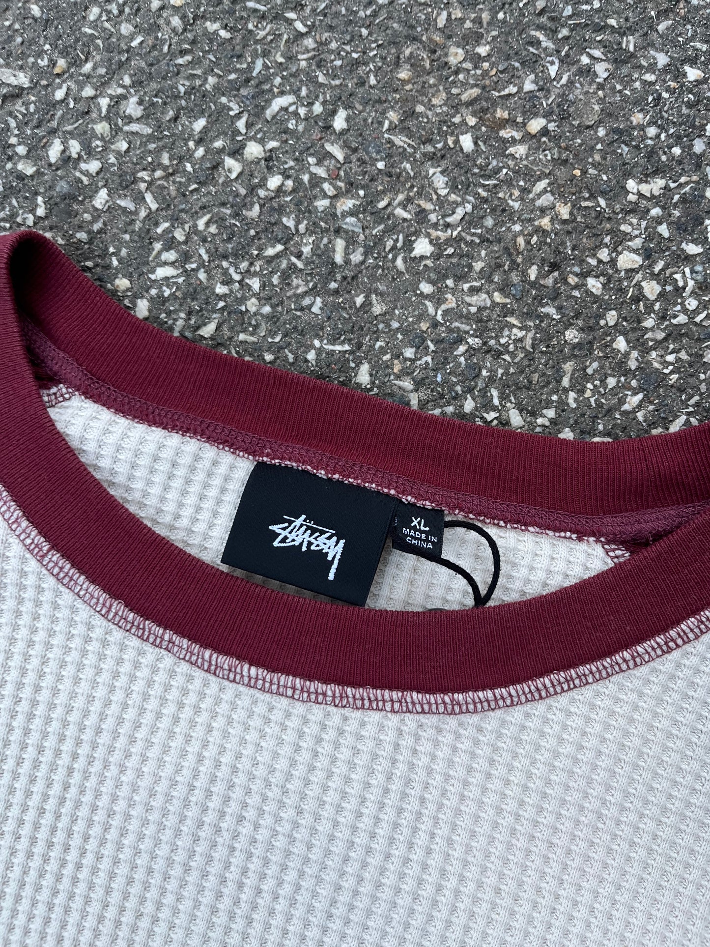Stussy Sweatshirt Basic Thermal 2 Tone – Off White Burgundy – Str. XL – Helt Ny med Tags