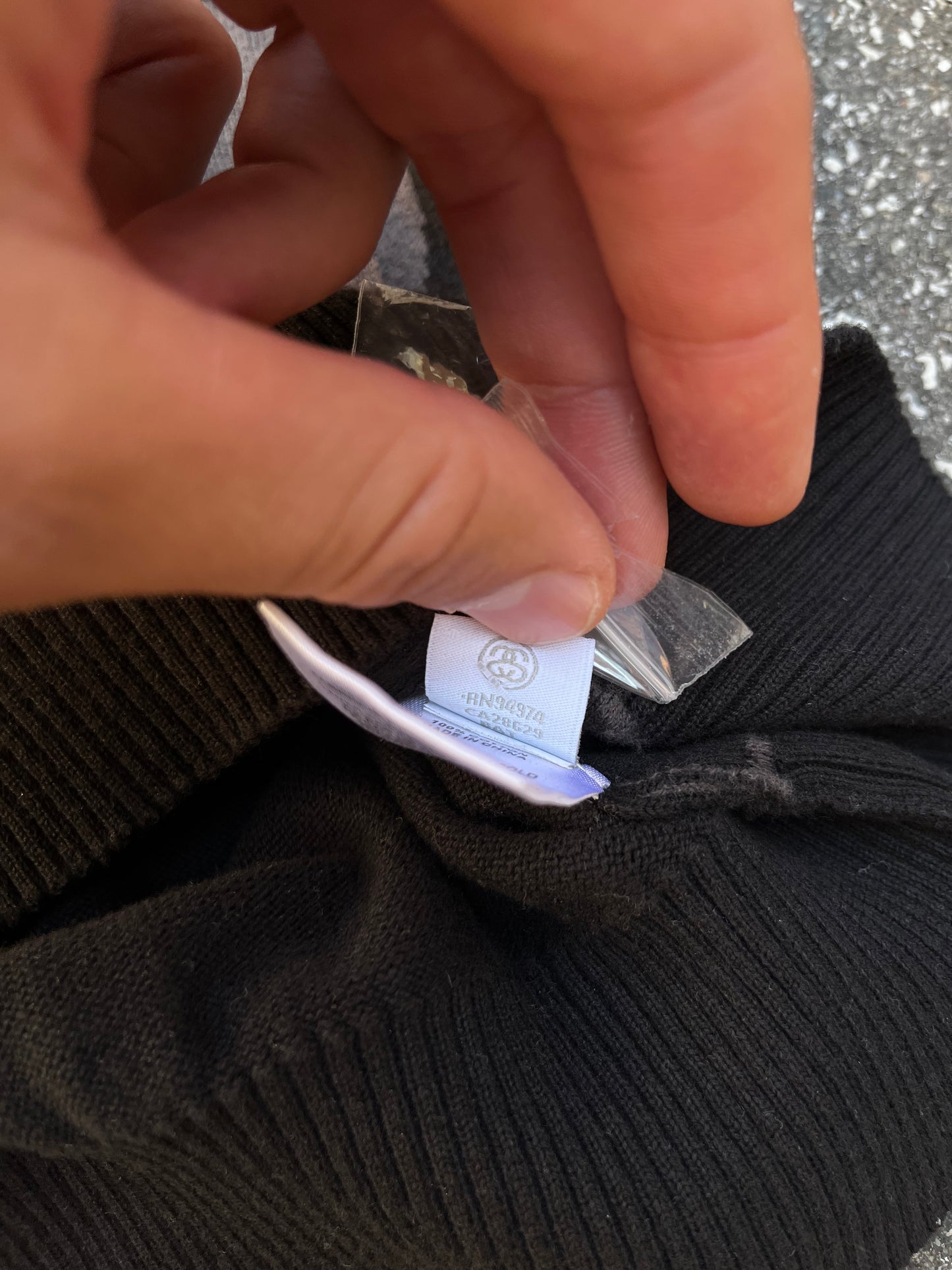Brugt used Polo t-shirt fra Stussy i sort med grå kugler 
Størrelse M medium