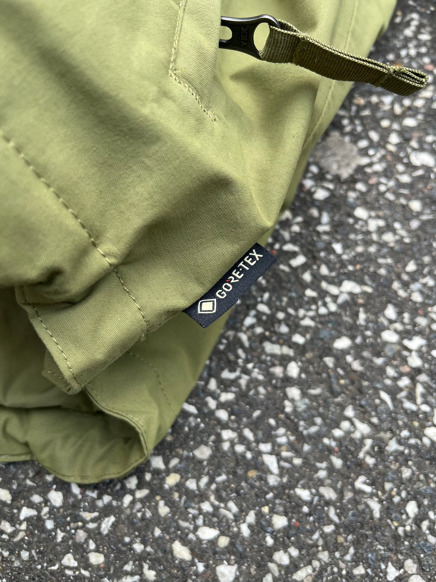Supreme GORE-TEX Mountain Parka Olive / Camo Fleece S Small