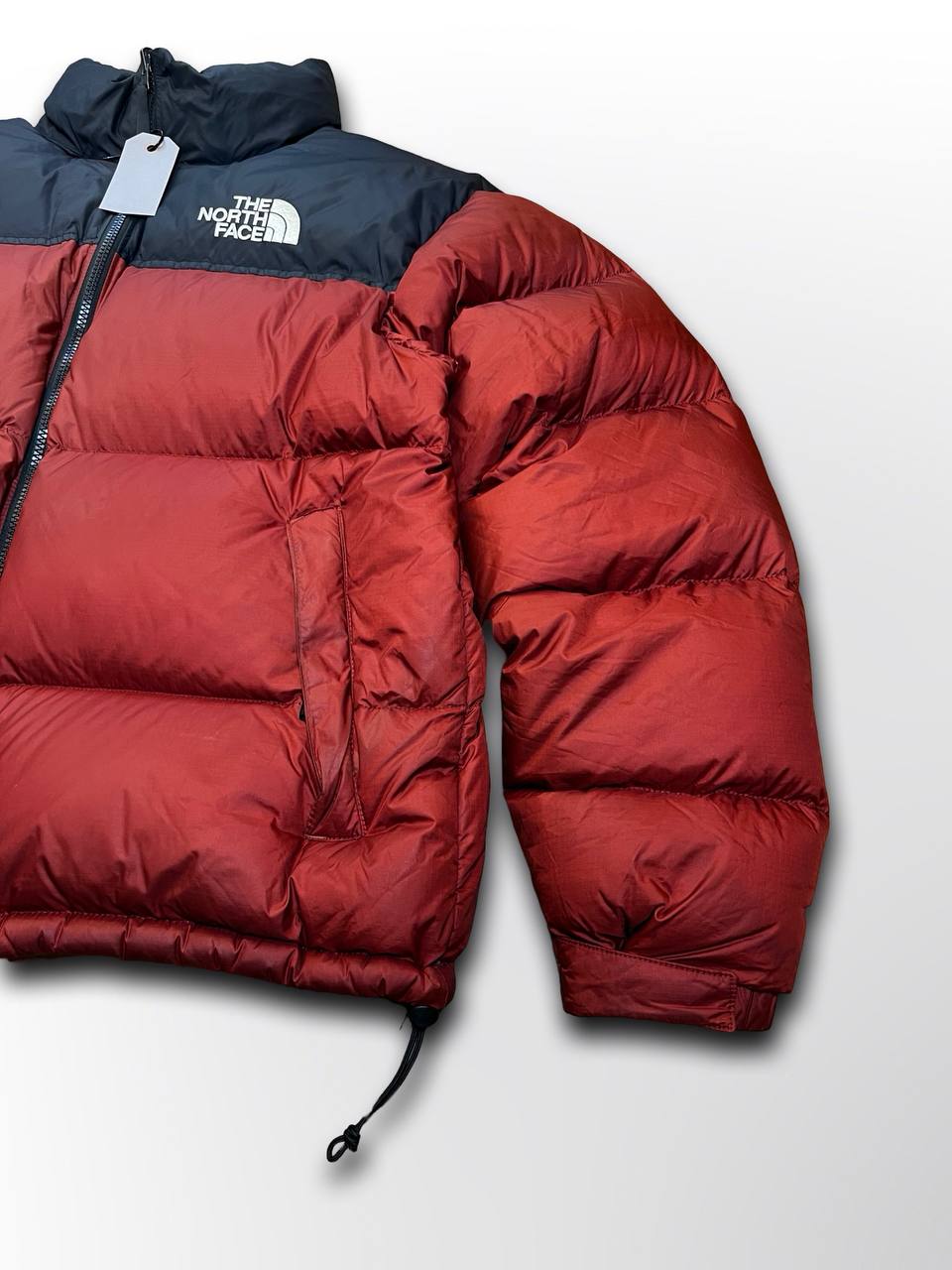 “Brugt Varm Dunjakke The North Face Nuptse 700 med Hætte Vinterjakke i L Large mænd i sort og bordeaux”