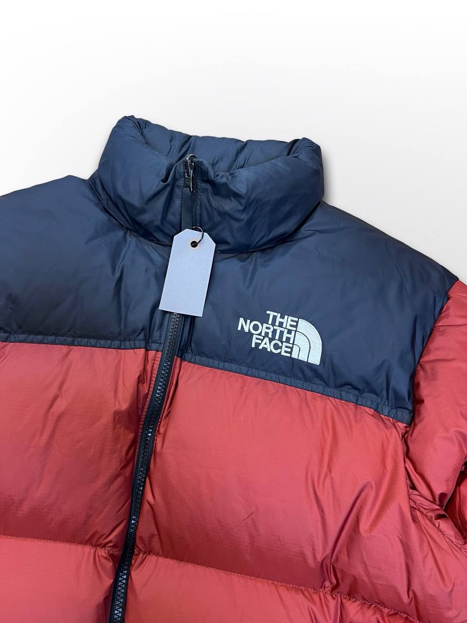 “Brugt Varm Dunjakke The North Face Nuptse 700 med Hætte Vinterjakke i L Large mænd i sort og bordeaux”