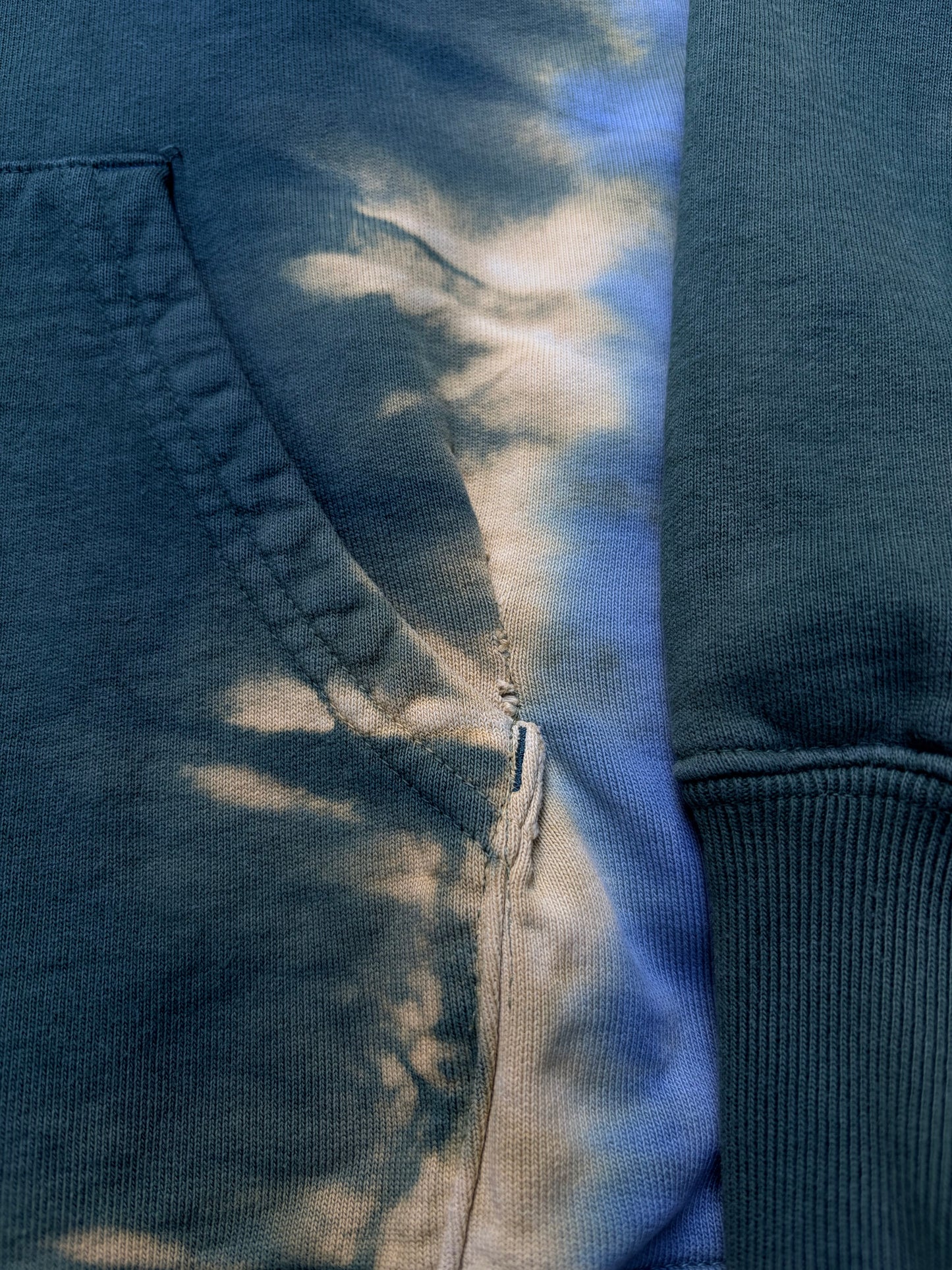 Supreme Tie Dye Hoodie – Medium