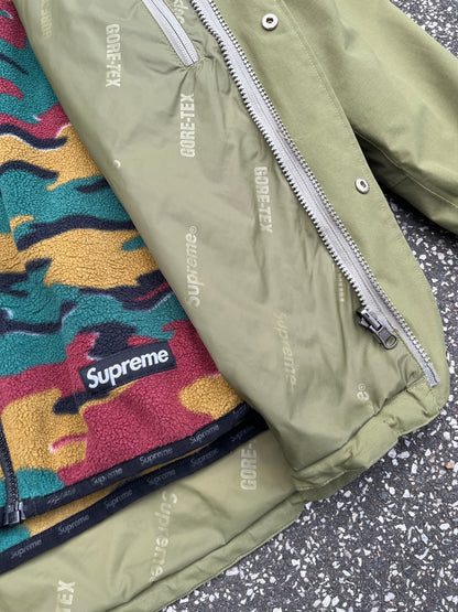 Supreme GORE-TEX Mountain Parka Olive / Camo Fleece S Small