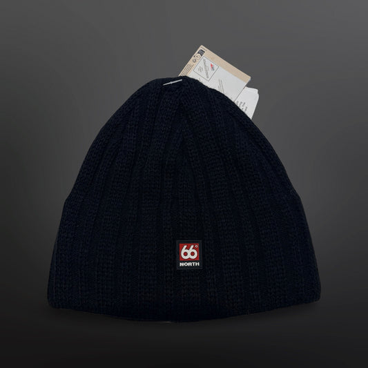 66°North Surtsey hue i mørk ribstrik med logo og originale WINDSTOPPER-tags