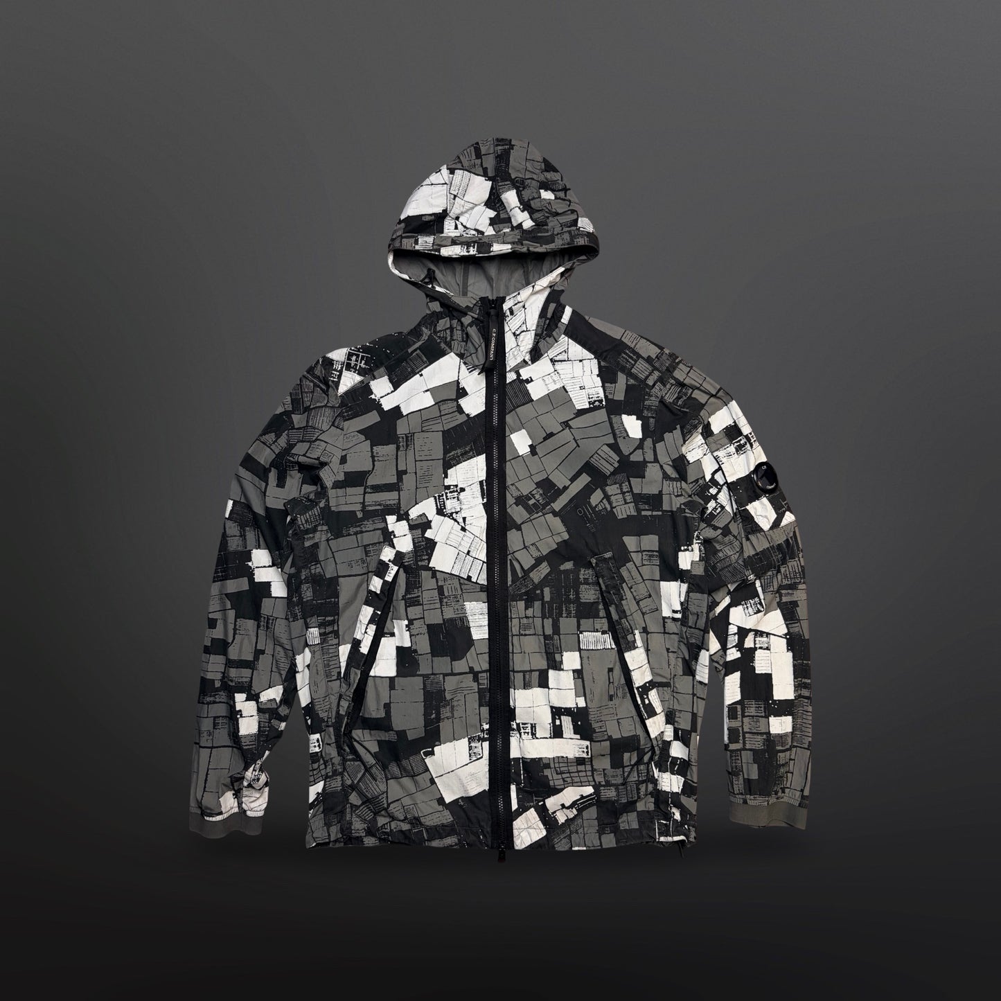 C.P. Company 50 Fili Printed Lens Jacket – Grey / Black – Size 52 (XL men sidder som Large)