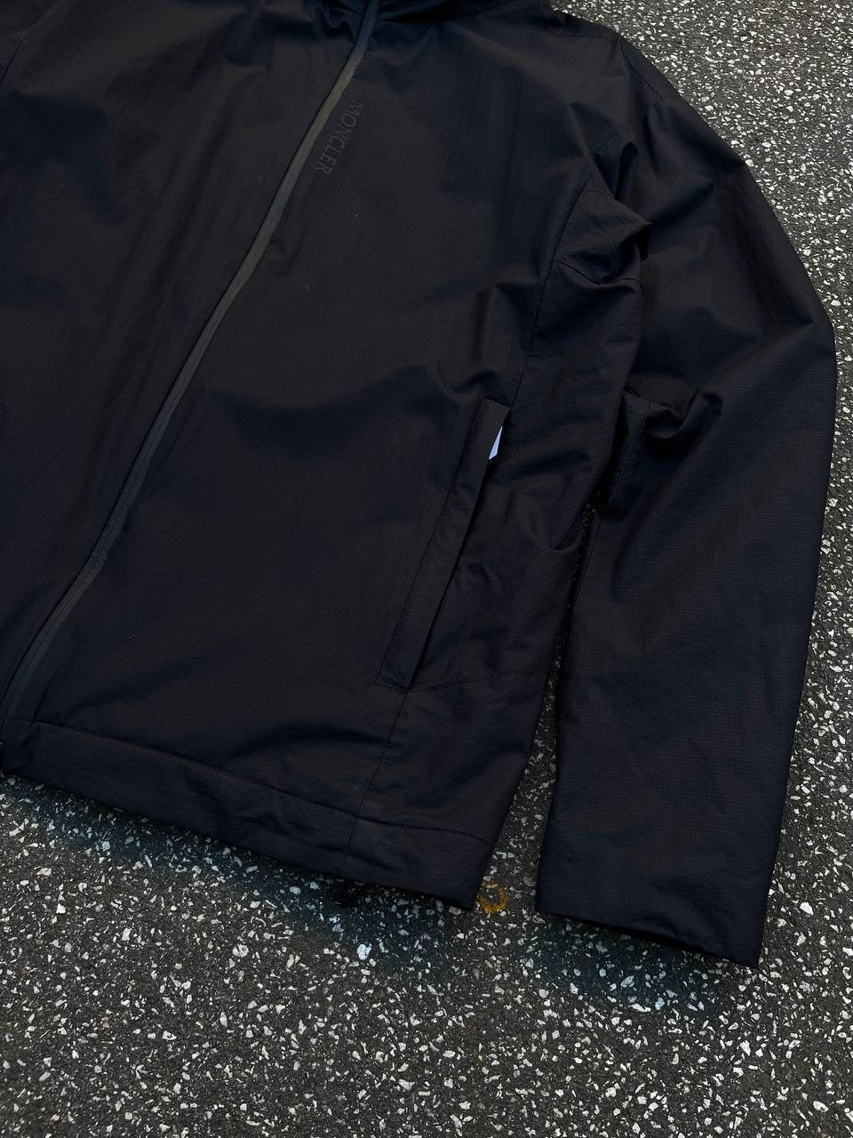Moncler Itier Jakke i Sort Medium 3 Herre