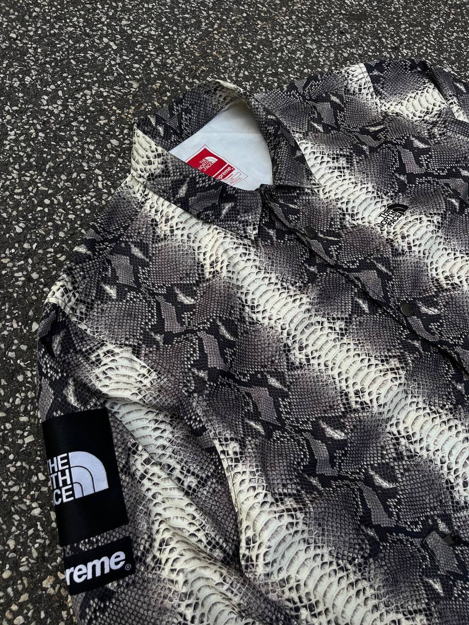 Supreme X The North Face Regnjakke Skaljakke Snake Skin L Large Grå