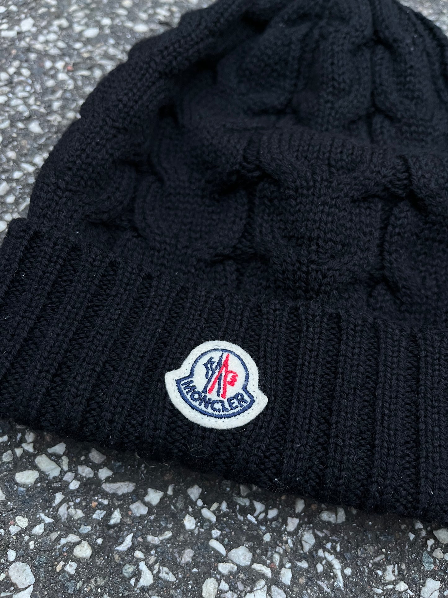 Moncler Cable Knit Wool Beanie – Black (Str. L)