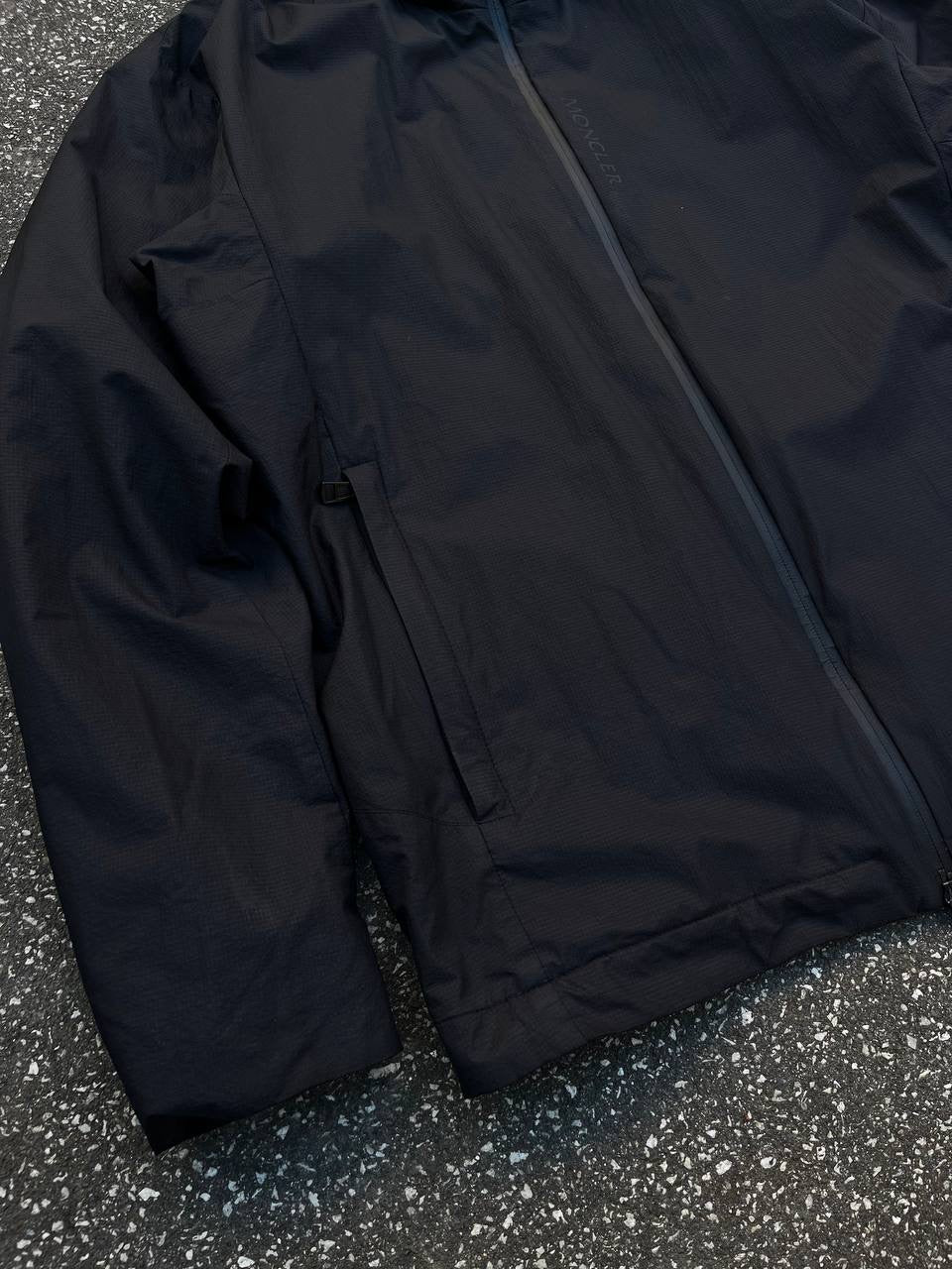 Moncler Itier Jakke i Sort Medium 3 Herre