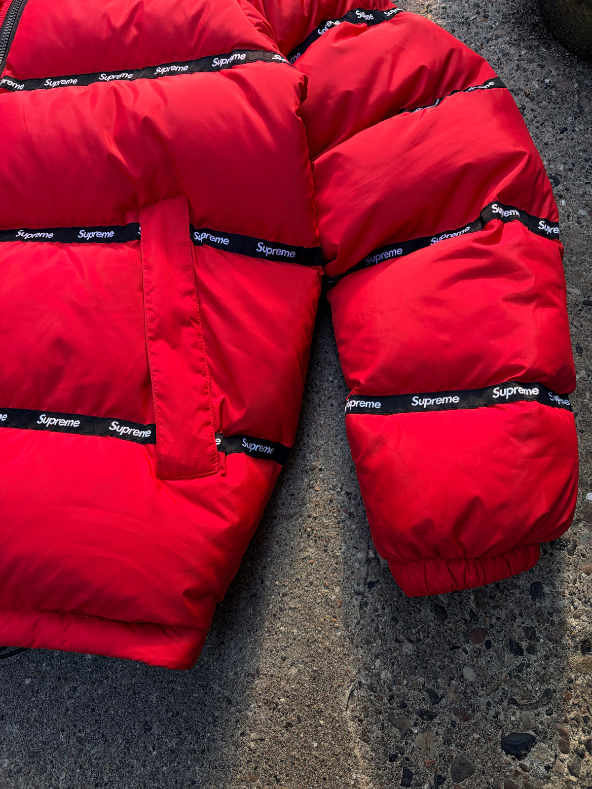 Supreme Taped Seam Puffer Jacket – Red – Large