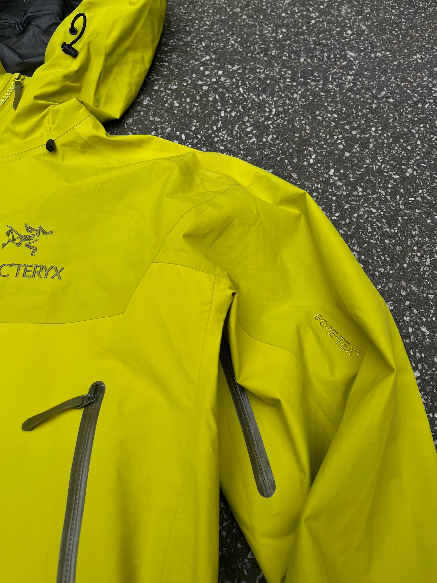 Arc’teryx Beta SL Hybrid Jacket – L Citron Yellow