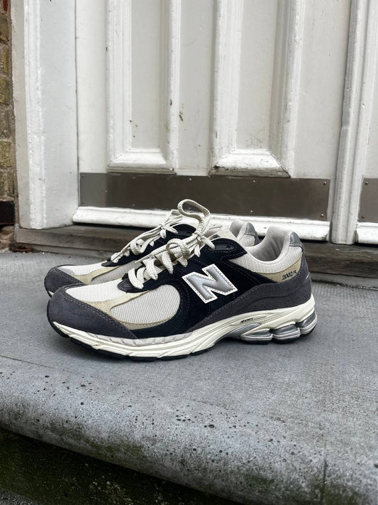 New Balance 2002R suede sneakers i super stand som nye størrelse 43 10 US refleksive logo