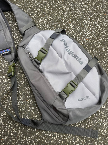 Patagonia Sling Bag Skuldertaske Atom 8L Grå