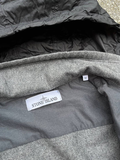 Stone Island Jakke i Uld Grå Brugt