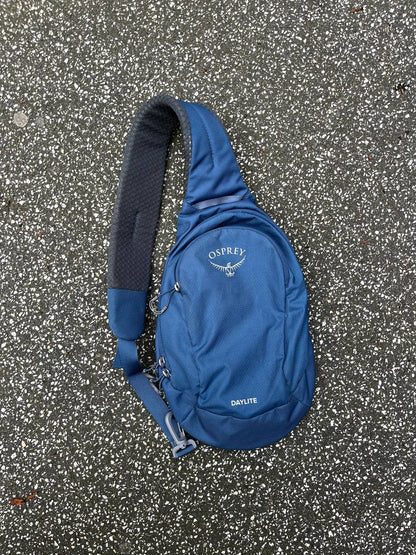Sling bag osprey daylite i blå