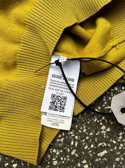 “Brugt Strik trøje fra Stone Island Sweater i uld S small i gul 7115591A1”