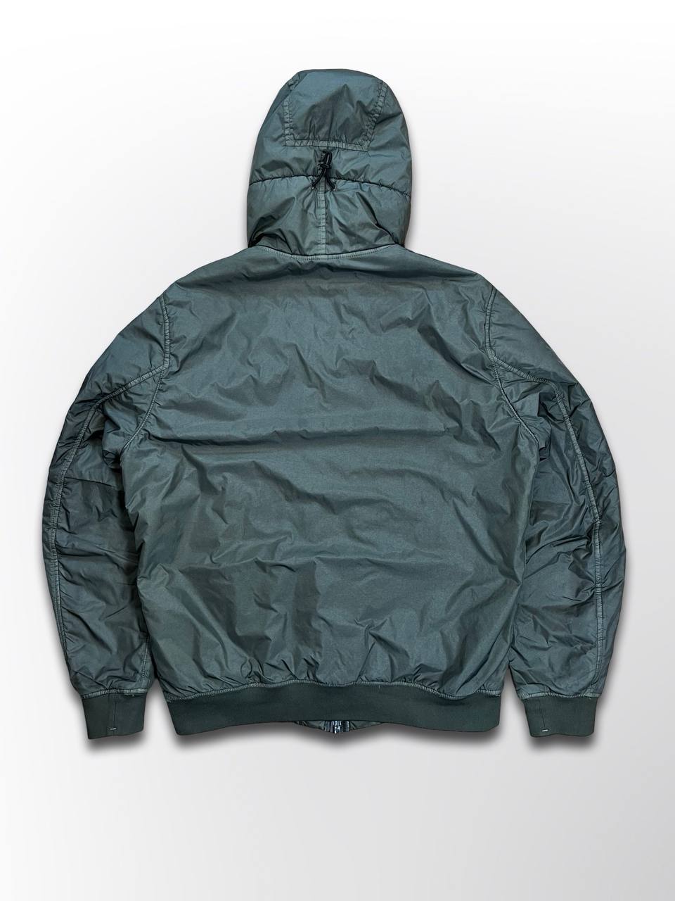 Brugt Used Stone Island Jakke Garment Dyed Crinkle Reps Ny With Primaloft®-Tc i Grøn Khaki farve L Large herre