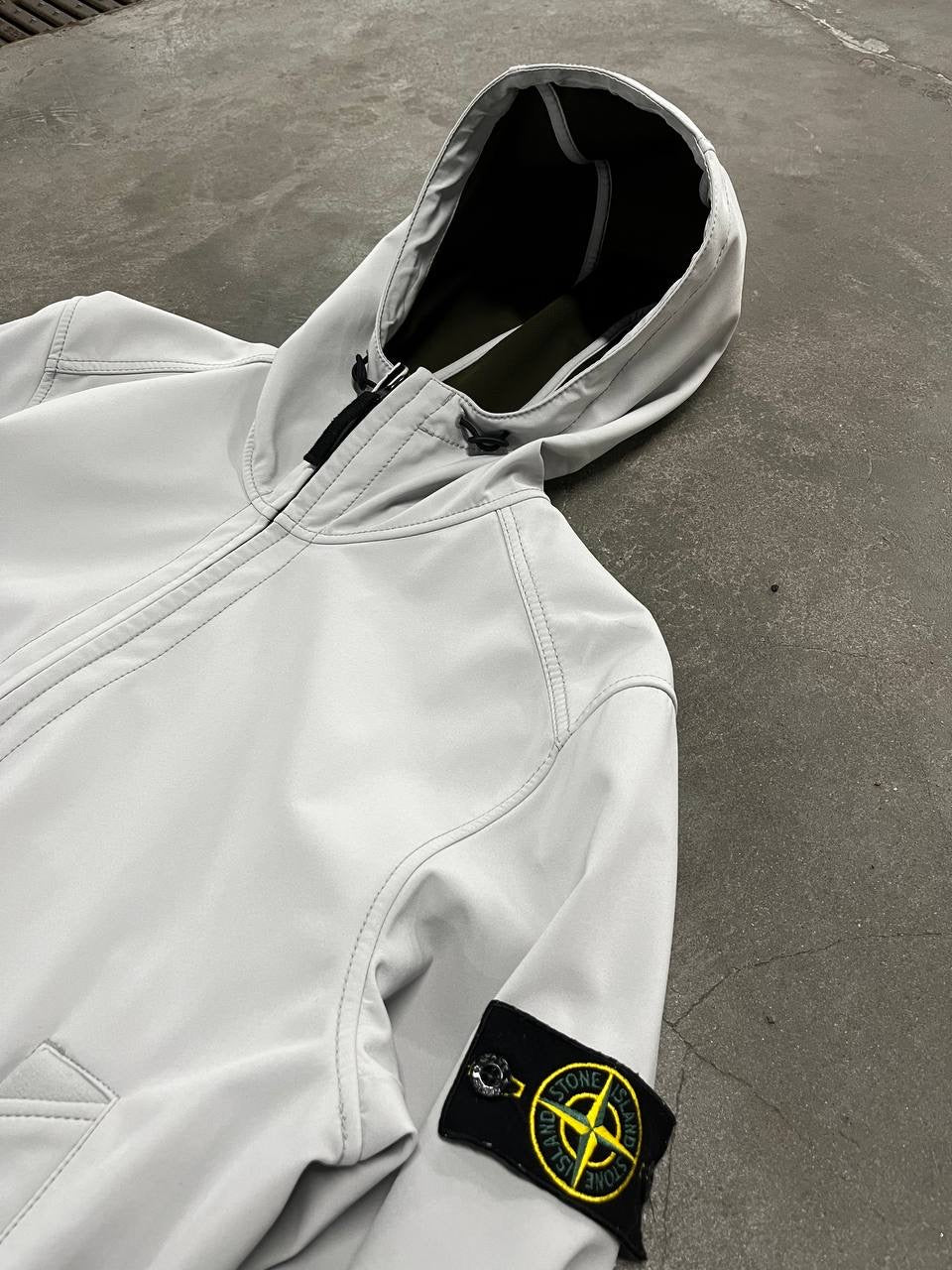 Stone Island Softshell R i hvid XL brugt