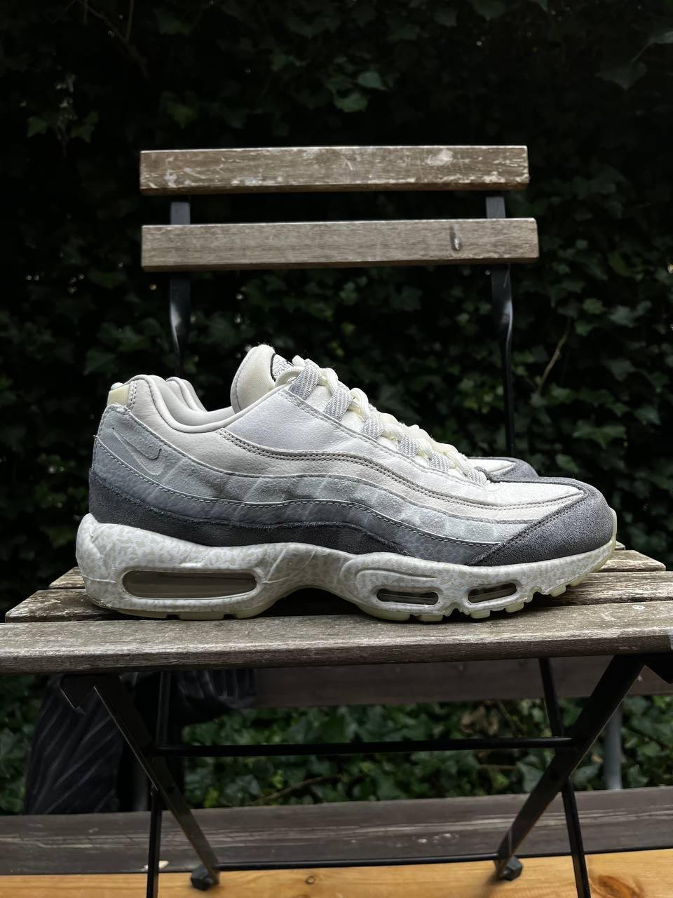 Nike Air Max 95 Light Bone Selvlysende Sneakers 44 (28cm)