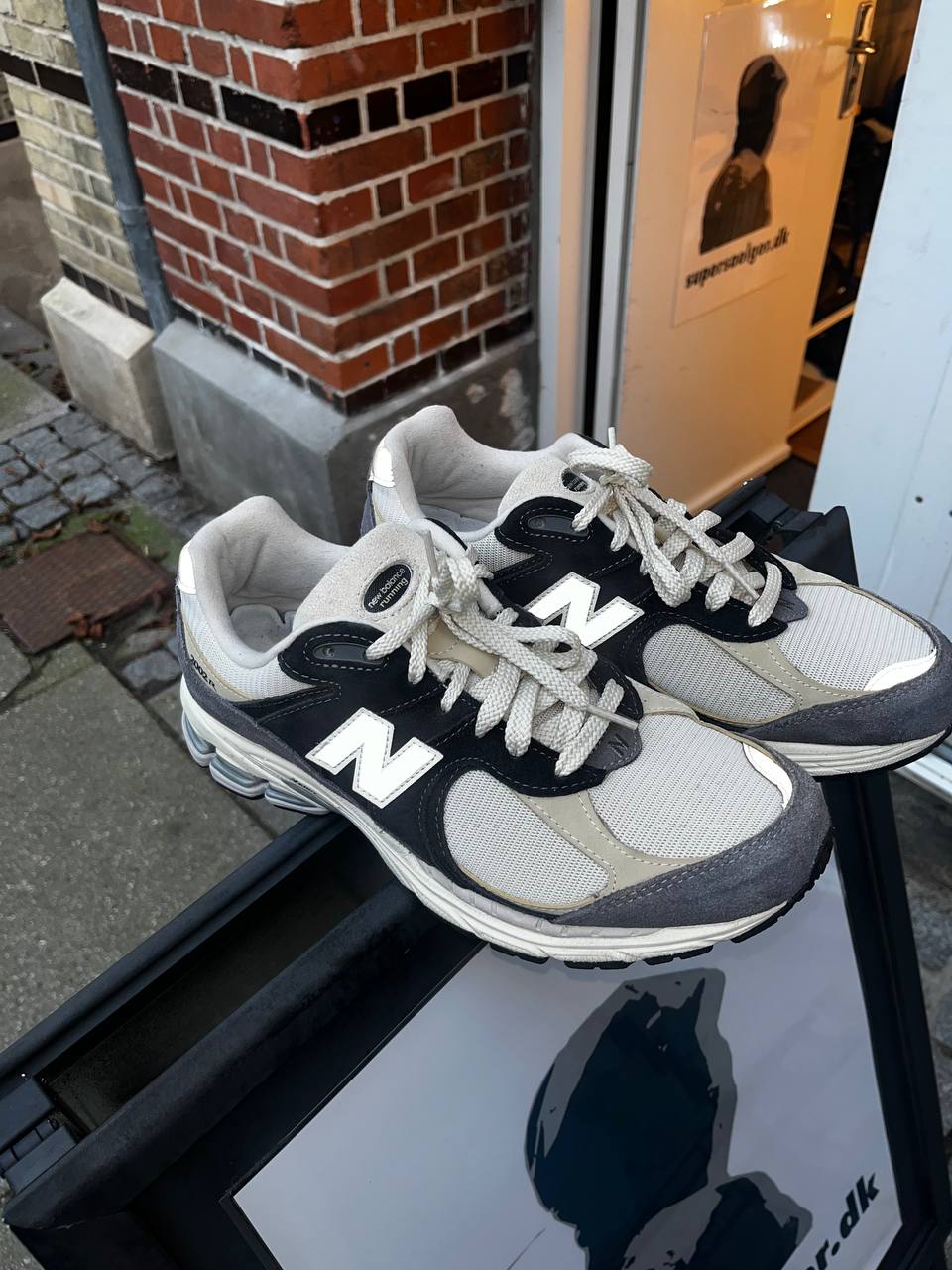 New Balance 2002R suede sneakers i super stand som nye størrelse 43 10 US refleksive logo
