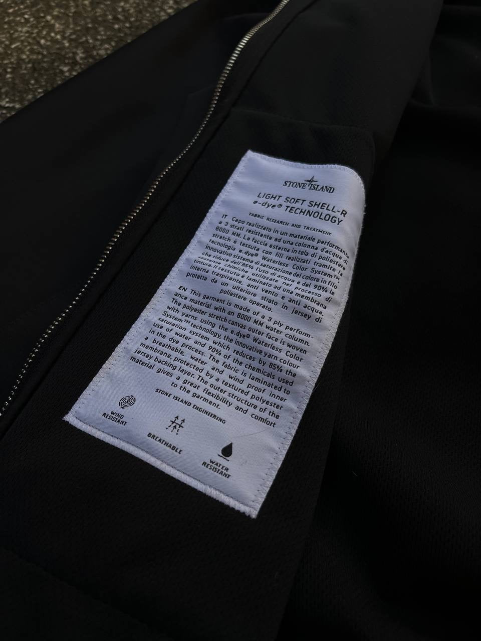 Stone Island Jakke Light Soft Shell R e Dye Technology S Small Sort
