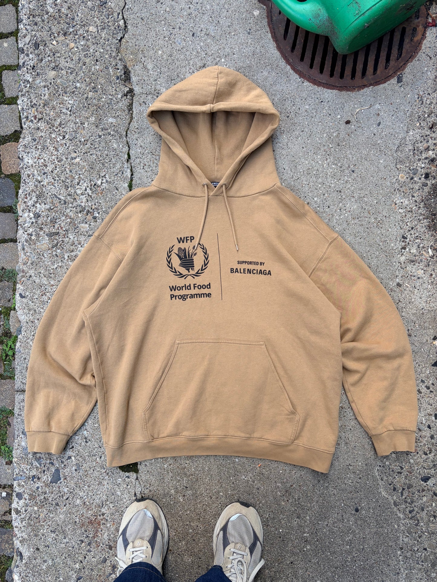 Balenciaga x World Food Programme Hoodie Beige M Medium (Fitter Large)