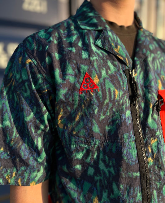 Vintage Skjorte Nike ACG i grøn i størrelse S-M