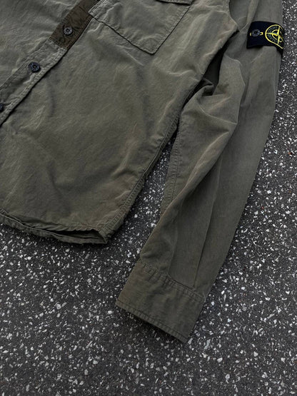 Stone Island Skjorte i Grøn Khaki M Medium Vintage Brugt Used