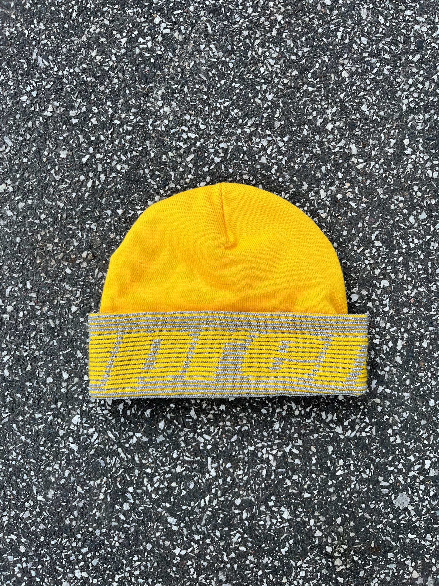 Supreme Reflective Logo Beanie – Yellow Silver
