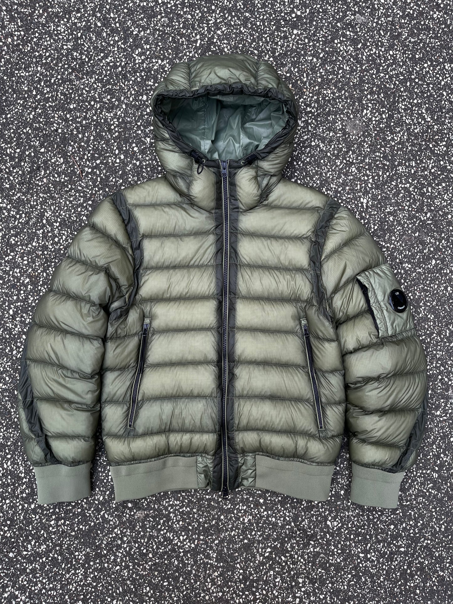 C.P. Company D.D. Shell Down Jacket Olive / Bombay Green, Str. XS – Fitter Small